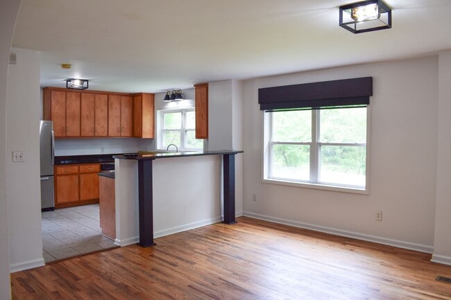 Building Photo - 1610 E 27th Ave