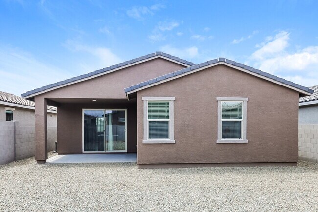 Building Photo - 6854 W Marguerite Ave