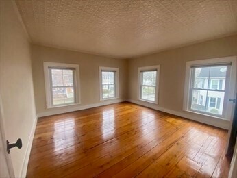 Building Photo - 35 Broad St