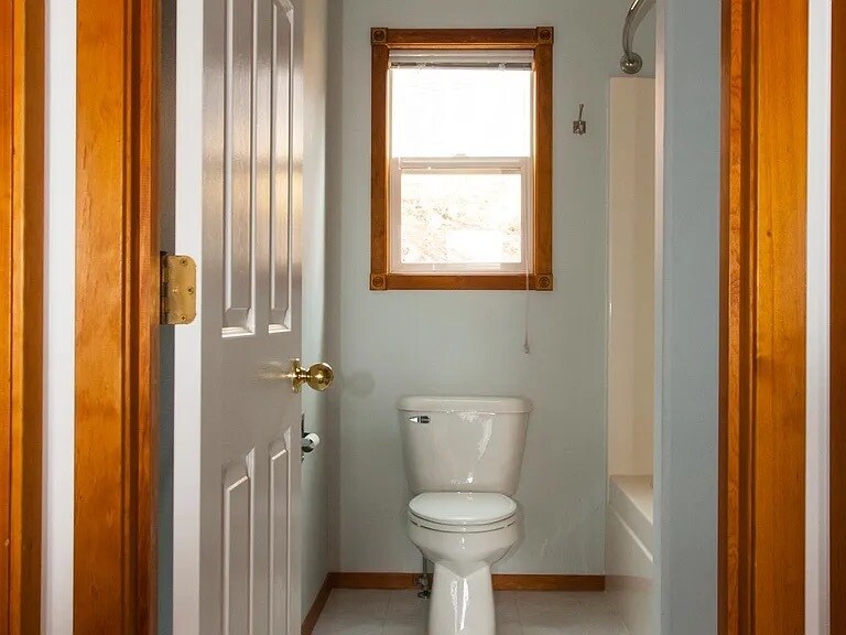 Building Photo - 248 NW Riverside Blvd