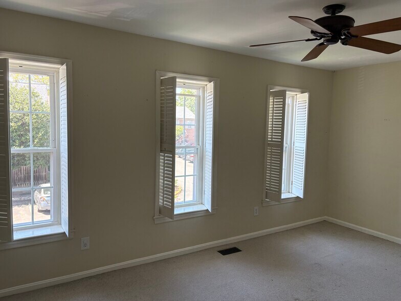 Building Photo - 1329 Chetworth Ct