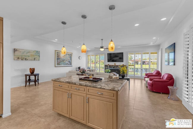 Building Photo - 10 Colgate Dr