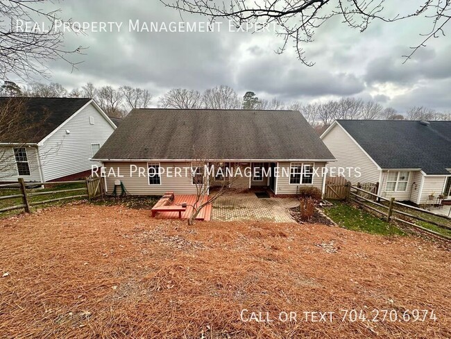 Building Photo - Charming 3BR/2BA home in Charlotte!