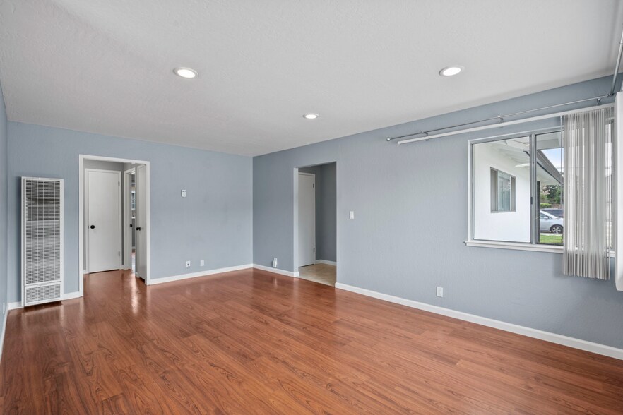 Building Photo - 3439 Payne Ave