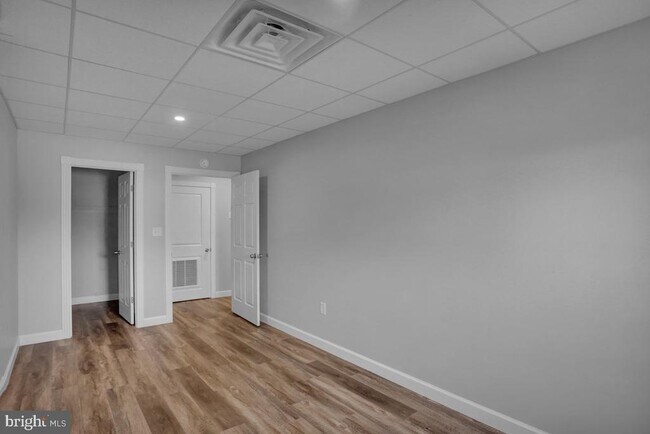 Building Photo - 933 N Hanover St