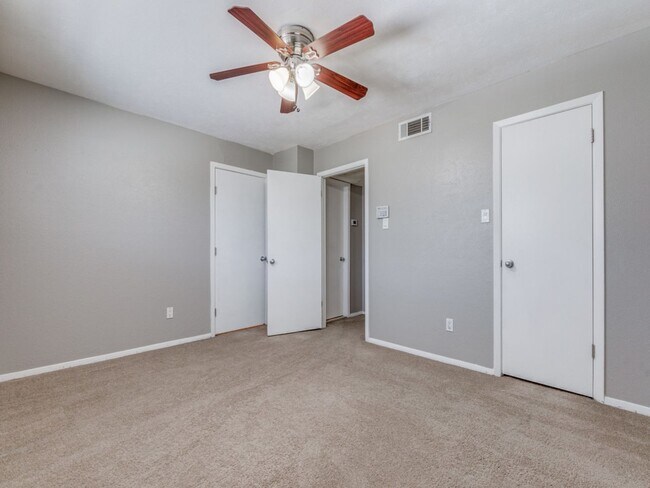Building Photo - Inwood and Lemmon area, 1 Bedroom, 1 Bath ...