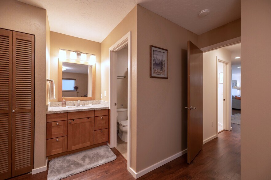 Building Photo - 2345 Boylston Ave E