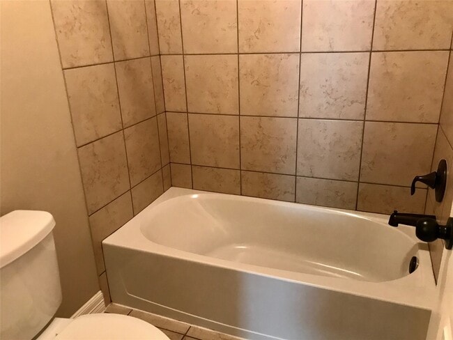 Building Photo - 722 Audra Ln