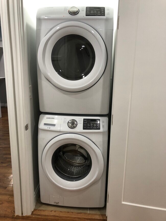 Laundry - 1754 9th St
