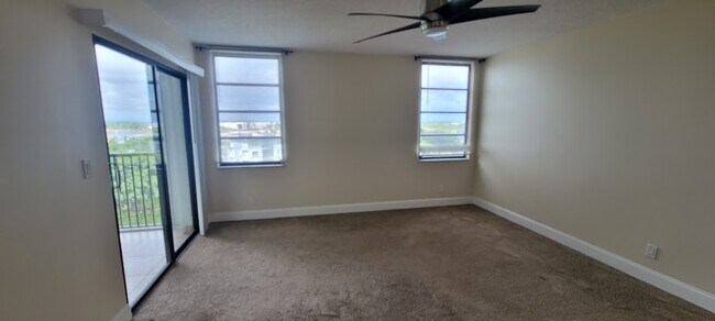 Building Photo - 2215 Cypress Island Dr
