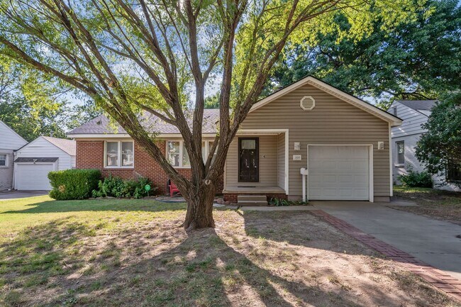 Primary Photo - Adorable Home in the Heart of Midtown!