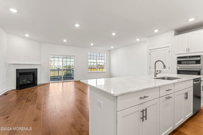 Building Photo - 306 Pilot St