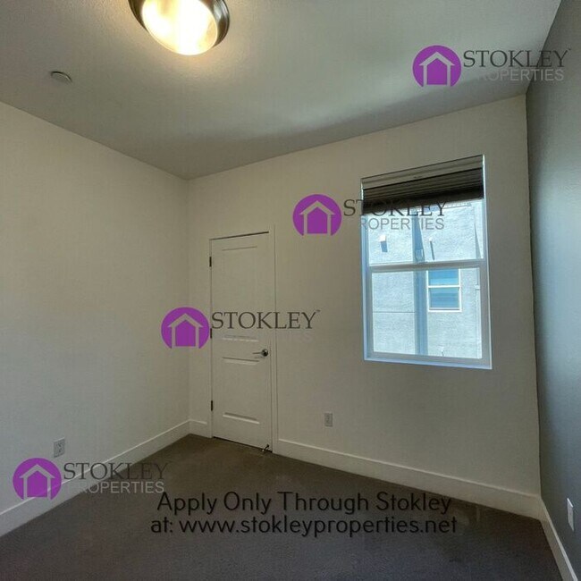 Building Photo - 1543 Longitude Dr