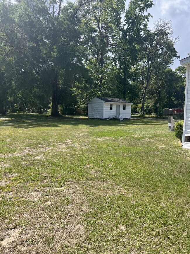 Building Photo - 178 White Oak Dr