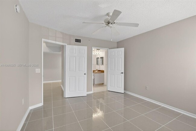 Building Photo - 2496 Centergate Dr