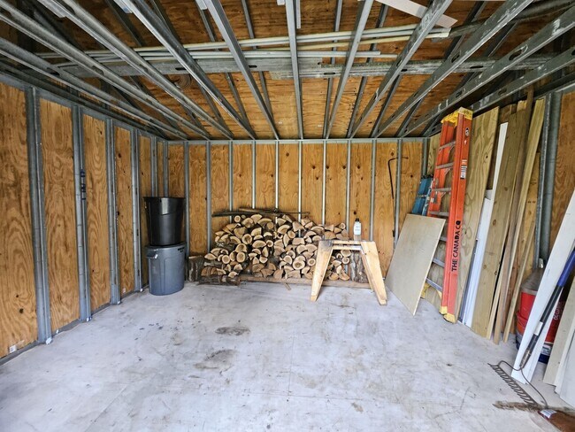 Building Photo - 413 Saddle Ct