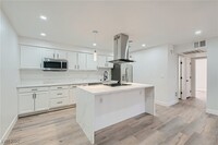 Building Photo - 4330 Sandy River Dr