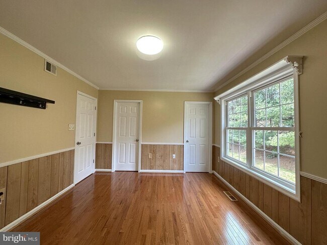 Building Photo - 102 Ridge Ct