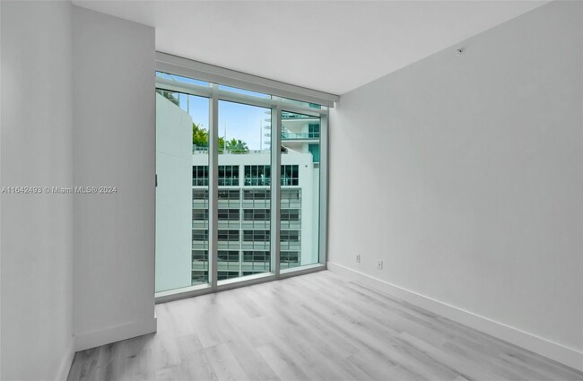 Building Photo - 888 Biscayne Blvd