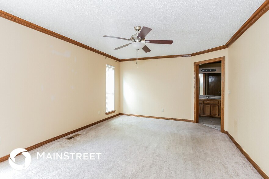 Building Photo - 8312 NW 112th St