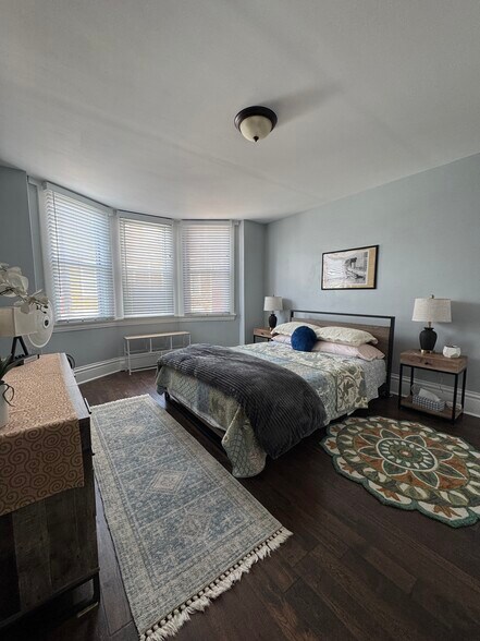 primary bedroom - 2nd floor - 4210 Calvin St