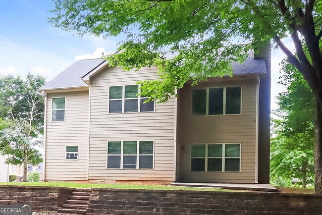 Building Photo - 1050 Cureton Dr
