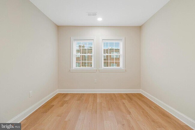 Building Photo - 1350 Sheridan St NW