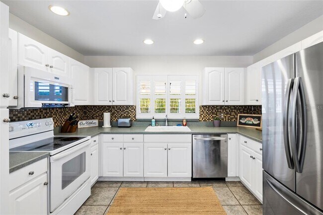 Building Photo - 304 N Matanzas Ave