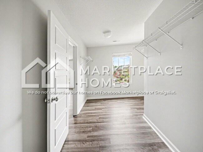 Building Photo - 201 Sedgewick Dr