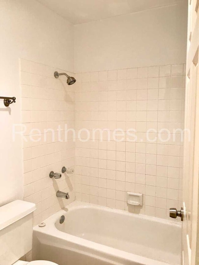 Building Photo - Mira Mesa, 10628 Dabney Dr #163, All Appli...