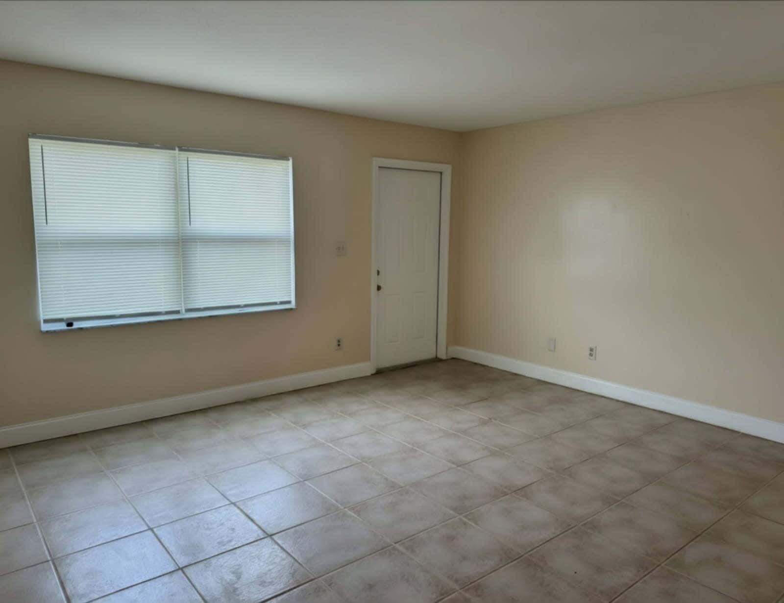 Living Room - 503 Mayflower Ln