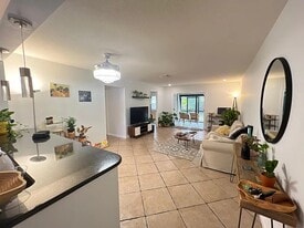 Building Photo - 5265 E Bay Dr