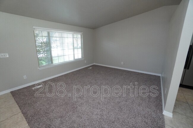 Building Photo - 698 Berwick Dr