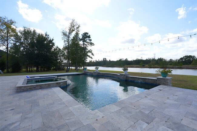 Building Photo - 32726 Tall Oaks Way