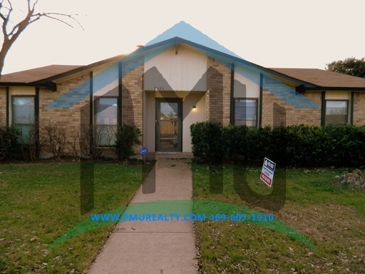 Primary Photo - AVAILABLE NOW! Lovely 3-bedroom, 2-bathroo...