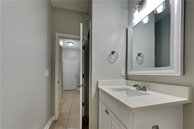Building Photo - 353 Wildwood Ct