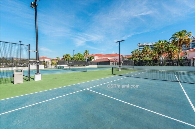 Building Photo - 3255 NE 184th St