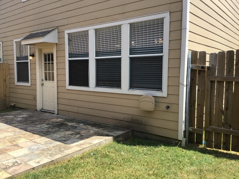 Building Photo - 16650 Beckland Ln