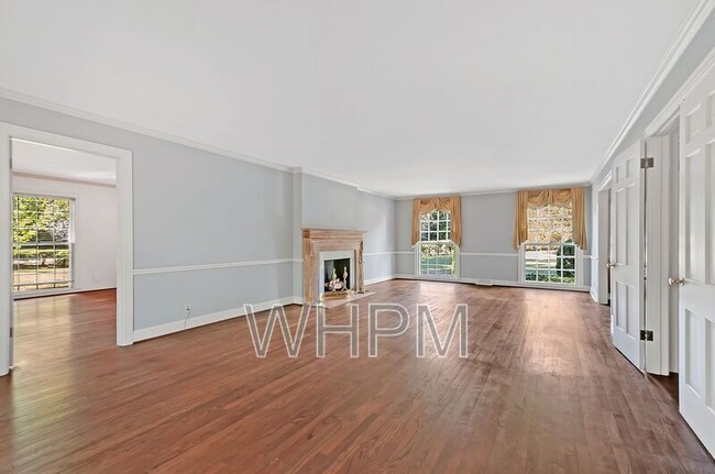 Building Photo - 1000 Chancery Ln