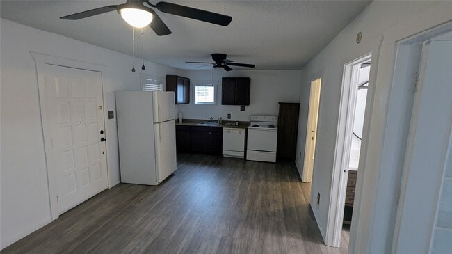 Building Photo - 4615 Woodside St