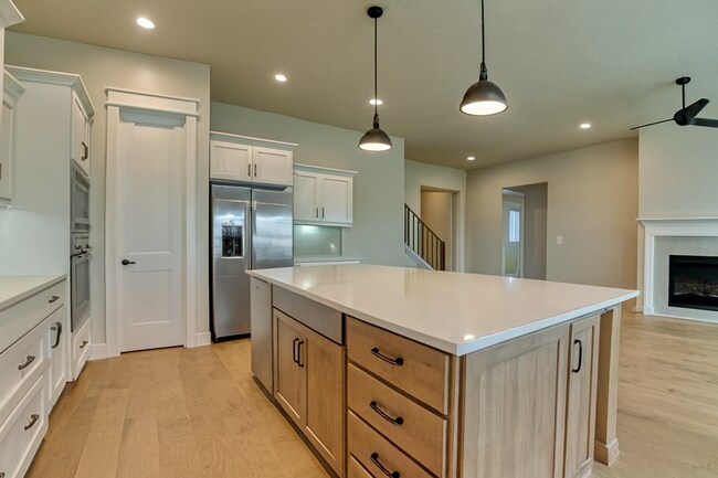 Building Photo - 4113 W Gray Fox St