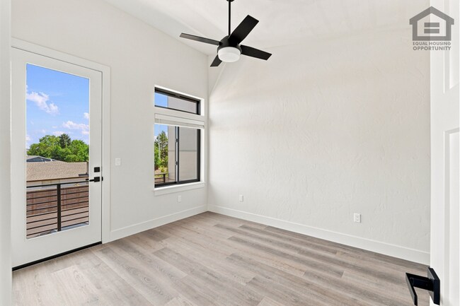 Building Photo - 2Bed/2.5Bath 2-Story Luxury Condo in Redmond, OR! -- BRAND NEW! NEVER LIVED IN!