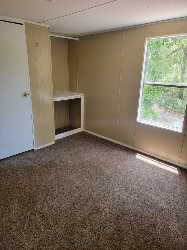 Building Photo - 203 Powerline Rd