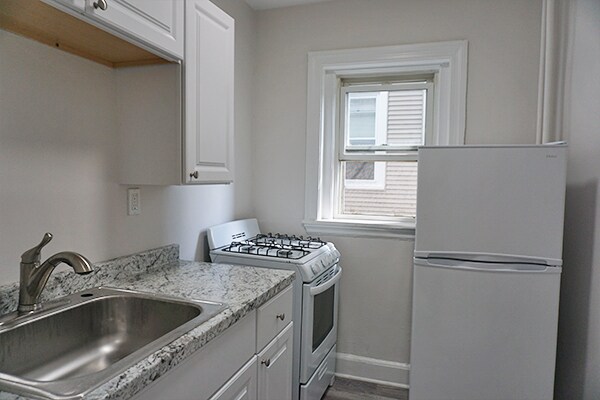 Building Photo - 105 Adams St