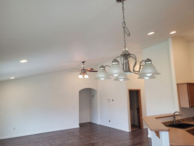 Building Photo - Pet Friendly Home with Large Yard