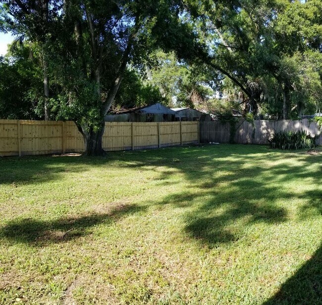 Building Photo - 3 Bedroom 2 Bath Home in Pinellas Park