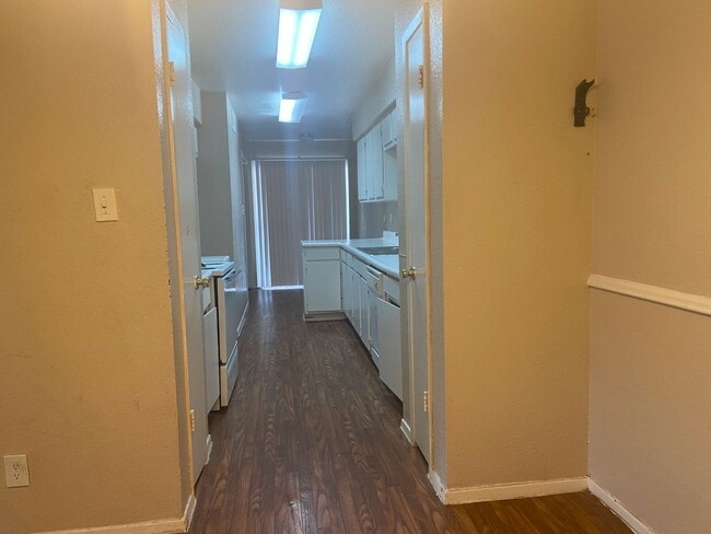 Building Photo - 6200 W Tidwell Rd