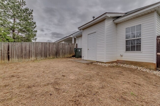 Building Photo - Available Now - East Tuscaloosa