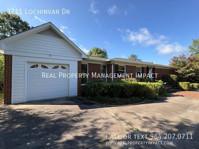 Building Photo - 3211 Lochinvar Dr