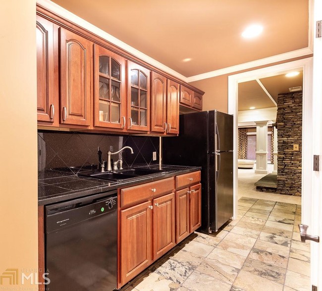 Building Photo - 1325 Mineral Springs Rd